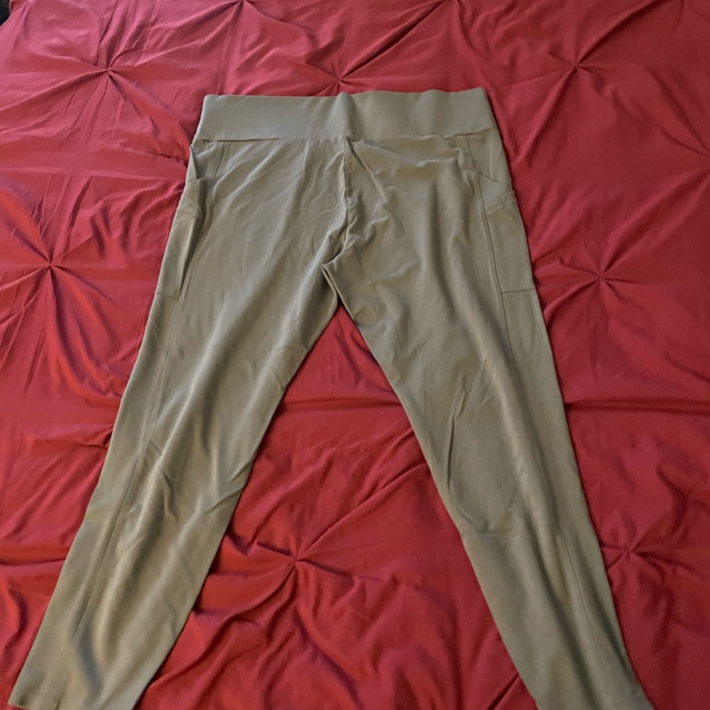Lou and grey side pocket leggings!
